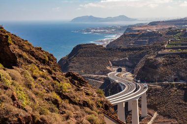 Puente de carretera en la costa norte de Gran Canaria
