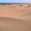 Dunas de Maspalomas en el sur de Gran Canaria bajo un cielo despejado