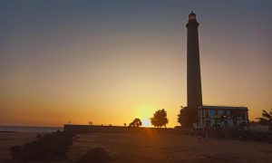 Faro de Maspalomas al atardecer en Gran Canaria